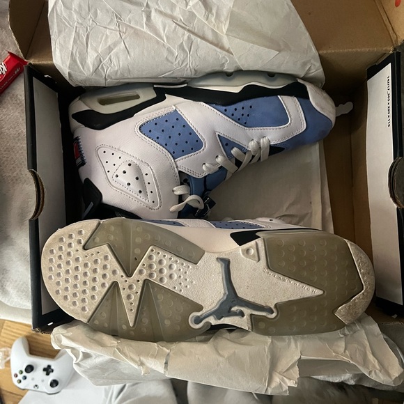 Jordan Blue White Sneakers - Picture 3 of 6